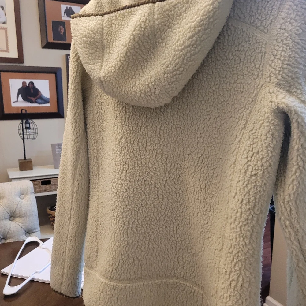 Patagonia Cream Fleece Jacket - Picture 3 of 5